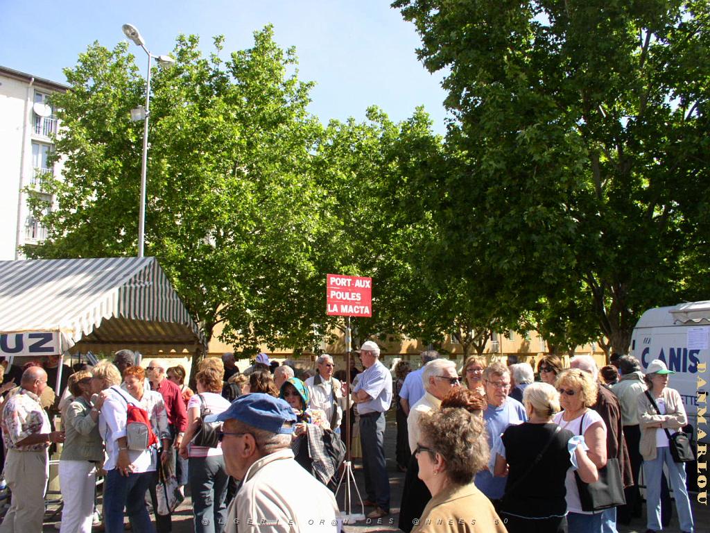 NIMES 25 MAI 2006 A  P1010034.JPG